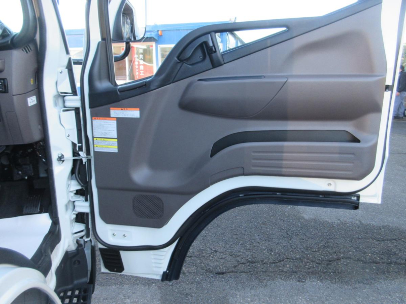 AT 積載3トン 平ボデー 垂直ゲート ショート 平ボデー|中古トラックの販売・買取・査定のアイナビ