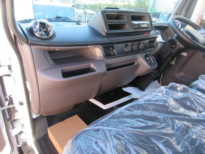 AT 積載3トン 平ボデー 垂直ゲート ショート 平ボデー|中古トラックの販売・買取・査定のアイナビ