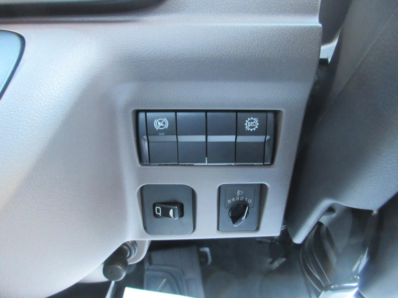 AT 積載3トン 平ボデー 垂直ゲート ショート 平ボデー|中古トラックの販売・買取・査定のアイナビ