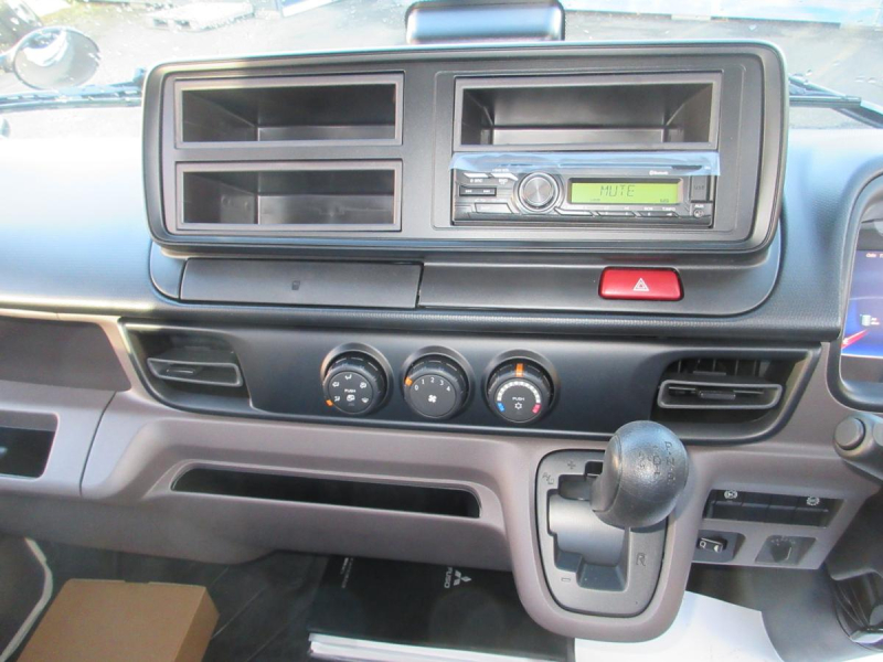 AT 積載3トン 平ボデー 垂直ゲート ショート 平ボデー|中古トラックの販売・買取・査定のアイナビ