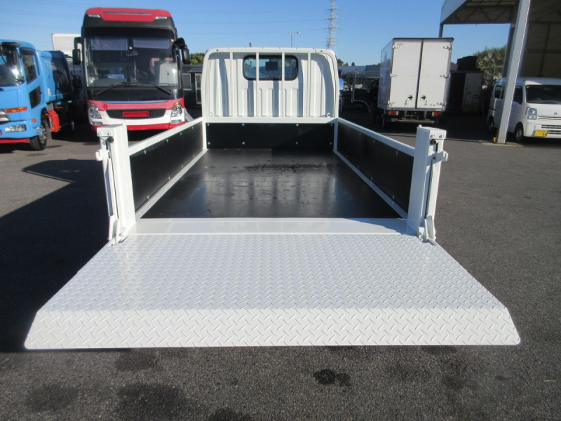 AT 積載3トン 平ボデー 垂直ゲート ショート 平ボデー|中古トラックの販売・買取・査定のアイナビ