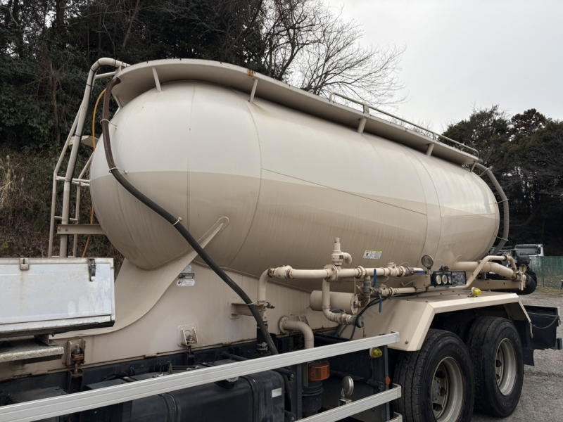 H26年式、プロフィア、バラセメント車、車検付|中古トラックの販売・買取・査定のアイナビ