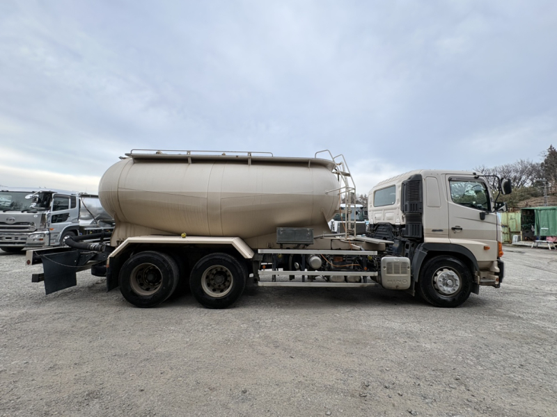 H26年式、プロフィア、バラセメント車、車検付|中古トラックの販売・買取・査定のアイナビ