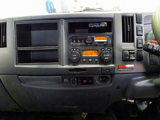 フォワード2.4t標準ベッド付ユニック4段クレーン付210ps|中古トラックの販売・買取・査定のアイナビ