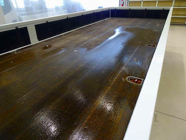 フォワード2.4t標準ベッド付ユニック4段クレーン付210ps|中古トラックの販売・買取・査定のアイナビ