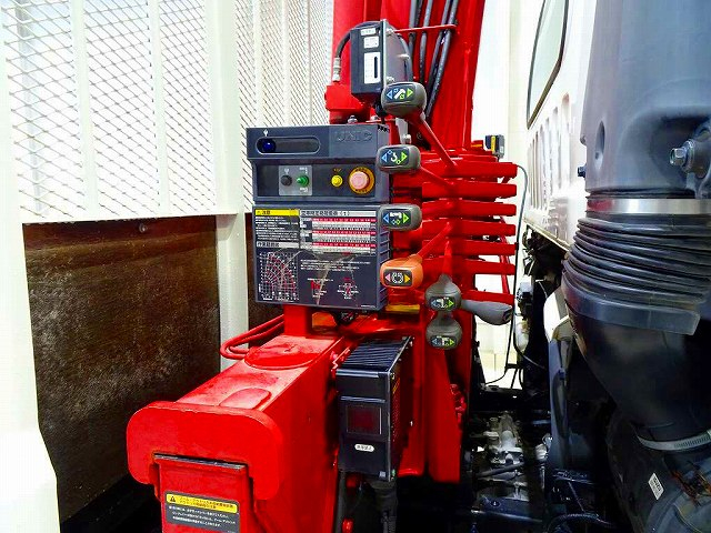 フォワード2.4t標準ベッド付ユニック4段クレーン付210ps|中古トラックの販売・買取・査定のアイナビ