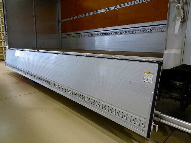 レンジャー2.85tワイドベッド付アルミウイング240ps|中古トラックの販売・買取・査定のアイナビ