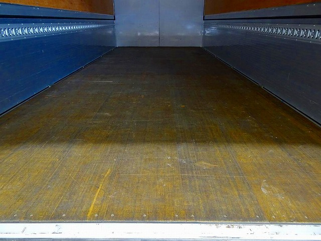 レンジャー2.85tワイドベッド付アルミウイング240ps|中古トラックの販売・買取・査定のアイナビ