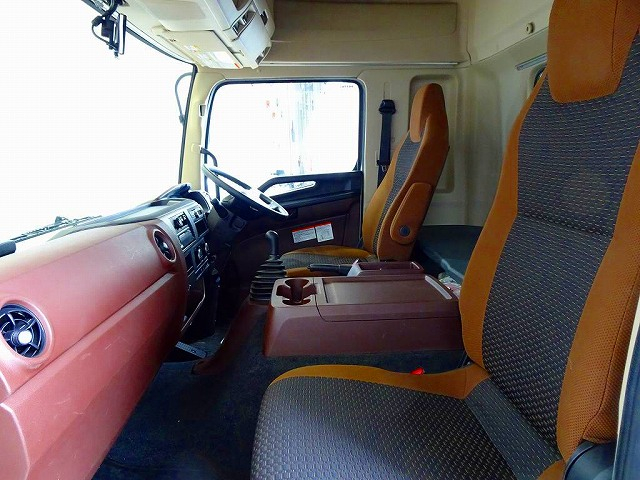 レンジャー2.85tワイドベッド付アルミウイング240ps|中古トラックの販売・買取・査定のアイナビ