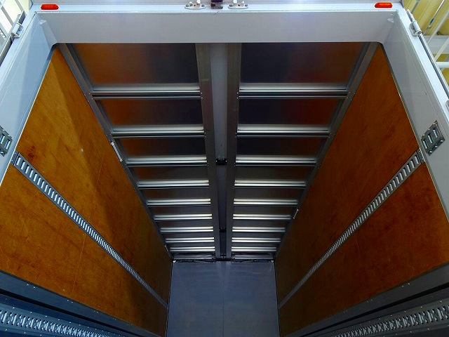 レンジャー2.85tワイドベッド付アルミウイング240ps|中古トラックの販売・買取・査定のアイナビ