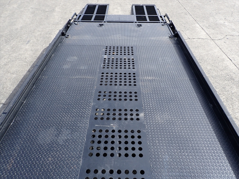 【352334】いすゞ エルフ セーフティーローダー|中古トラックの販売・買取・査定のアイナビ