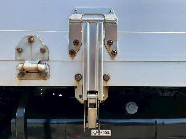 3.5トン積載★ワイド×ロング★内高:210cm★175馬力★5速MT|中古トラックの販売・買取・査定のアイナビ