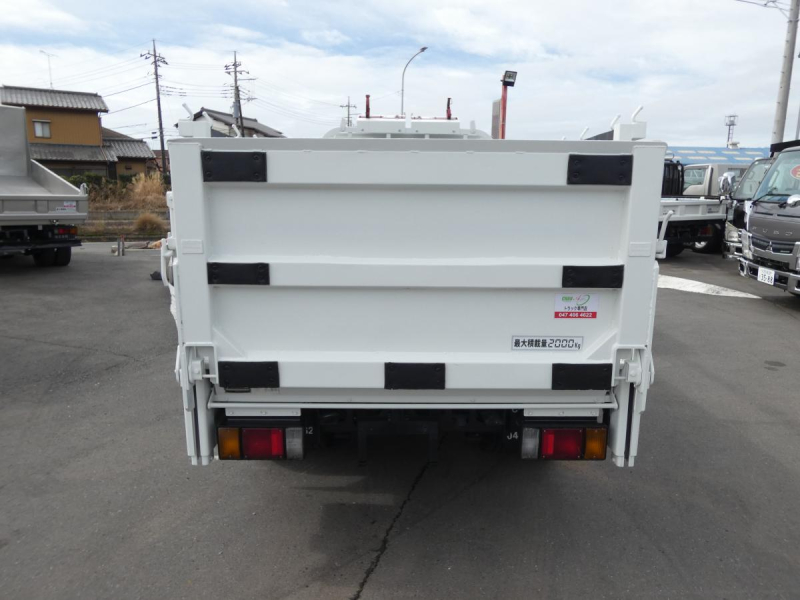 H232トン 平ボディ マニュアルパワーゲート付き|中古トラックの販売・買取・査定のアイナビ