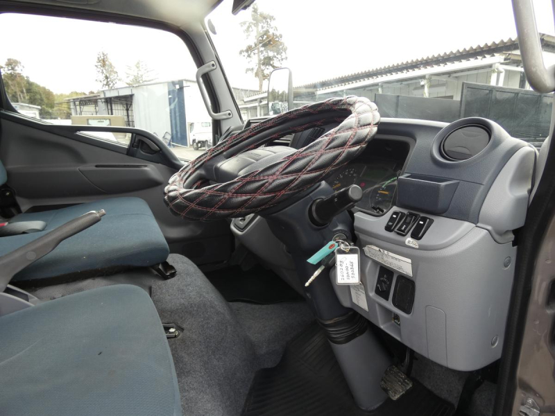 H 26 1.2トン　4WD平ボディ　パワーゲート|中古トラックの販売・買取・査定のアイナビ