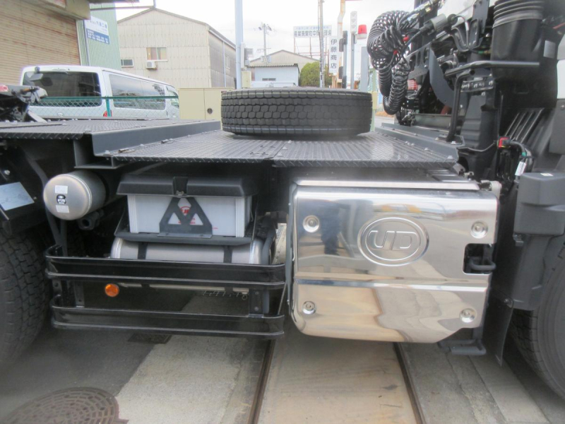 クオン第五輪20トン未使用ハイルーフトラクタ|中古トラックの販売・買取・査定のアイナビ