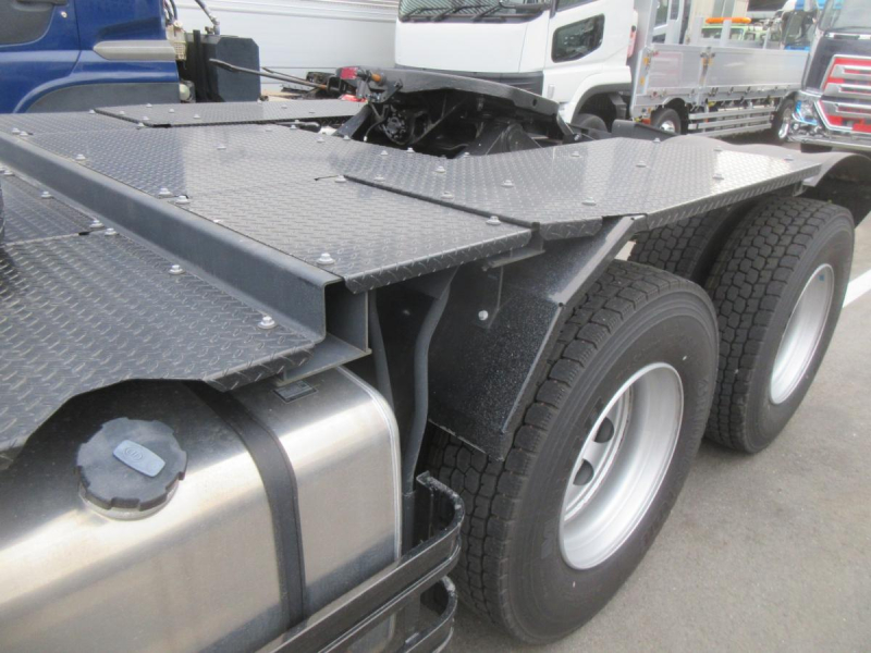 クオン第五輪20トン未使用ハイルーフトラクタ|中古トラックの販売・買取・査定のアイナビ