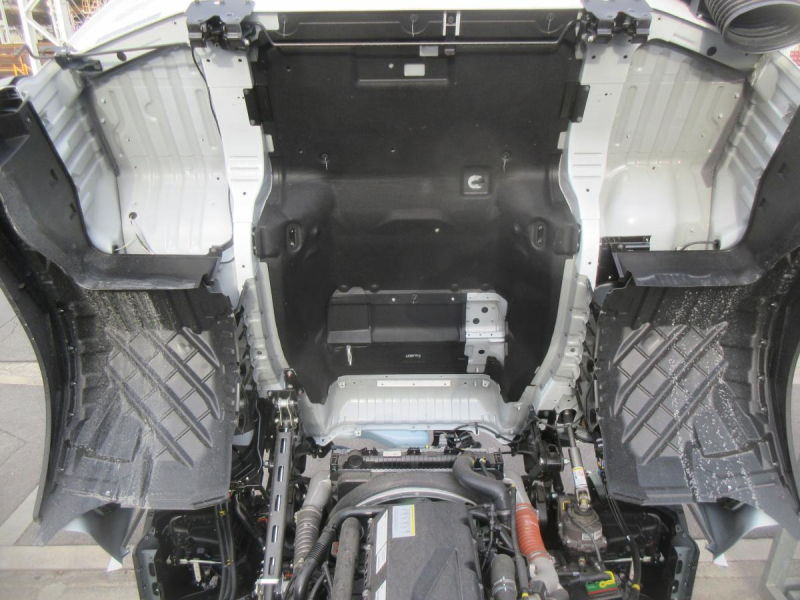 クオン第五輪20トン未使用ハイルーフトラクタ|中古トラックの販売・買取・査定のアイナビ