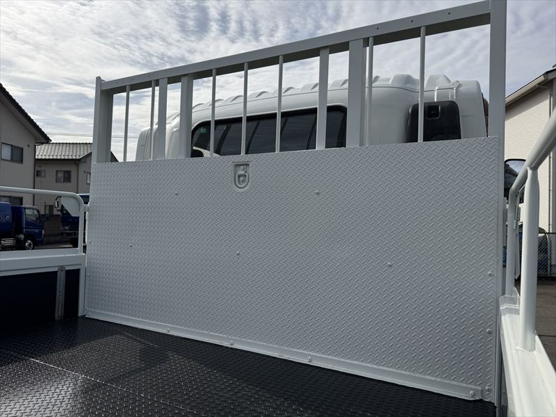 6200ワイド床縞鉄板|中古トラックの販売・買取・査定のアイナビ