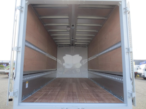 三菱キャンター超ロングウイング|中古トラックの販売・買取・査定のアイナビ