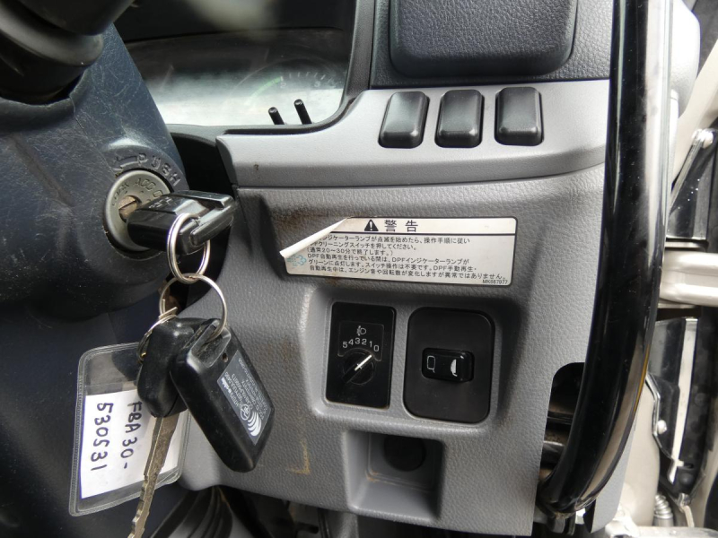 H26　2トン ダンプ マニュアル　260218|中古トラックの販売・買取・査定のアイナビ