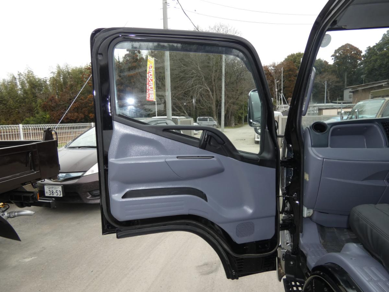 H28　3トン ダンプ 　マニュアル　260151|中古トラックの販売・買取・査定のアイナビ