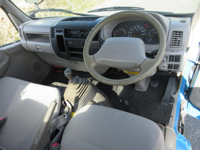 モリタ製 デュトロ 糞尿車 バキュームカー 1800L|中古トラックの販売・買取・査定のアイナビ