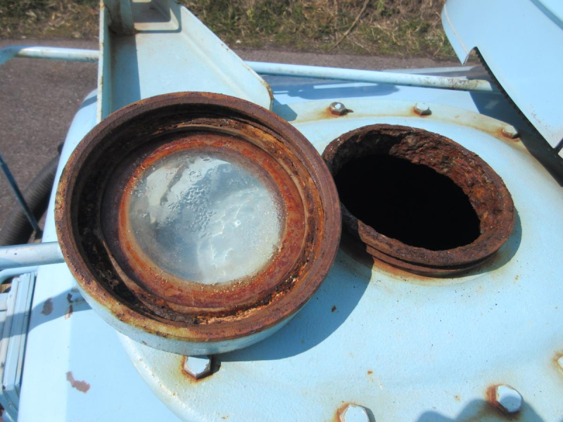 モリタ製 デュトロ 糞尿車 バキュームカー 1800L|中古トラックの販売・買取・査定のアイナビ