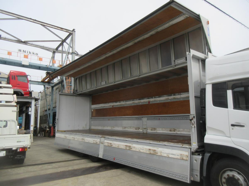 クオンハイルーフウイング格納パワーゲート付|中古トラックの販売・買取・査定のアイナビ