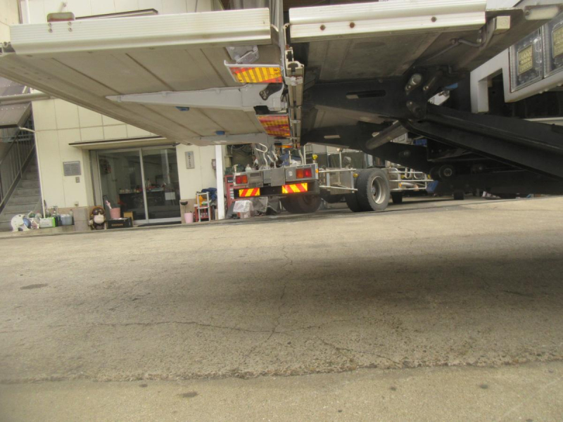 クオンハイルーフウイング格納パワーゲート付|中古トラックの販売・買取・査定のアイナビ