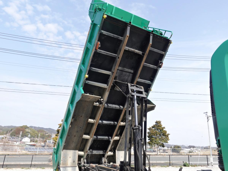 積載10.3t増トン大型ダンプ|中古トラックの販売・買取・査定のアイナビ