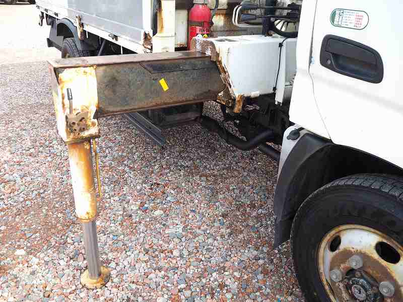 日野デュトロ4WD3段クレーンラジコン積載3t|中古トラックの販売・買取・査定のアイナビ