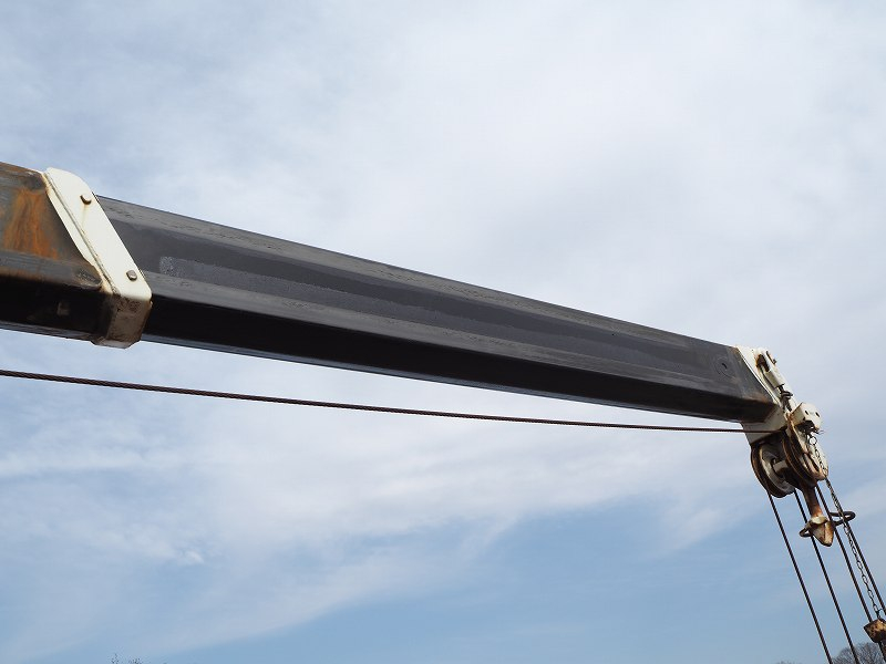 日野デュトロ4WD3段クレーンラジコン積載3t|中古トラックの販売・買取・査定のアイナビ