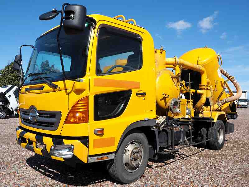 日野レンジャー新明和製強力吸引車汚泥吸引車|中古トラックの販売・買取・査定のアイナビ