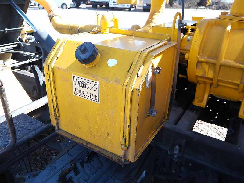 日野レンジャー新明和製強力吸引車汚泥吸引車|中古トラックの販売・買取・査定のアイナビ