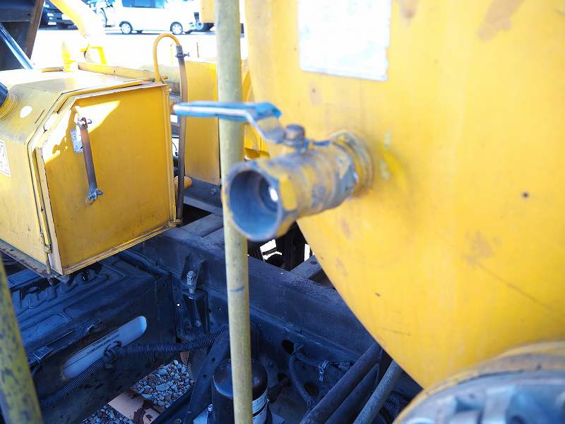 日野レンジャー新明和製強力吸引車汚泥吸引車|中古トラックの販売・買取・査定のアイナビ