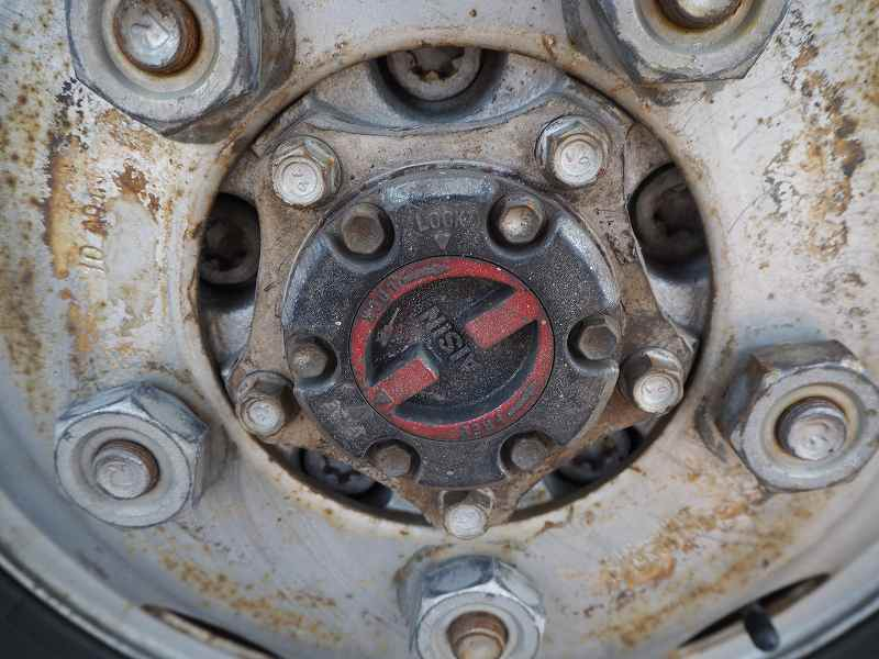 いすゞエルフ4WDタンクローリータンク書類有り|中古トラックの販売・買取・査定のアイナビ