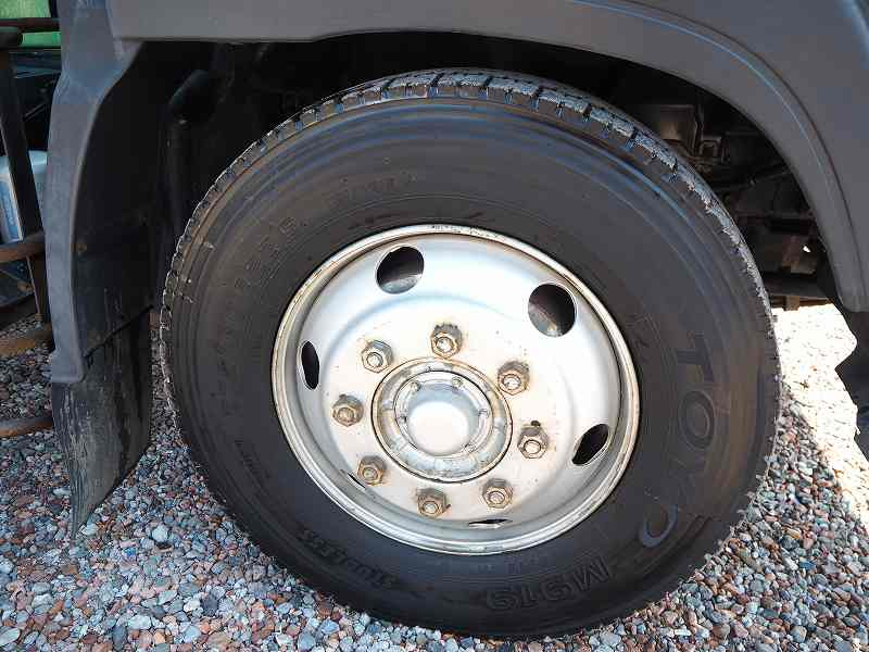 いすゞギガ東急車両製バキュームカー糞尿車|中古トラックの販売・買取・査定のアイナビ