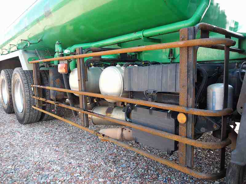 いすゞギガ東急車両製バキュームカー糞尿車|中古トラックの販売・買取・査定のアイナビ