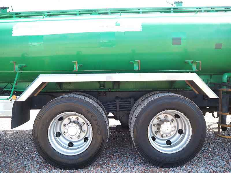 いすゞギガ東急車両製バキュームカー糞尿車|中古トラックの販売・買取・査定のアイナビ