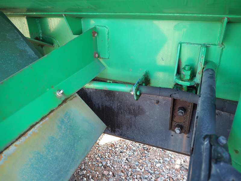 いすゞギガ東急車両製バキュームカー糞尿車|中古トラックの販売・買取・査定のアイナビ