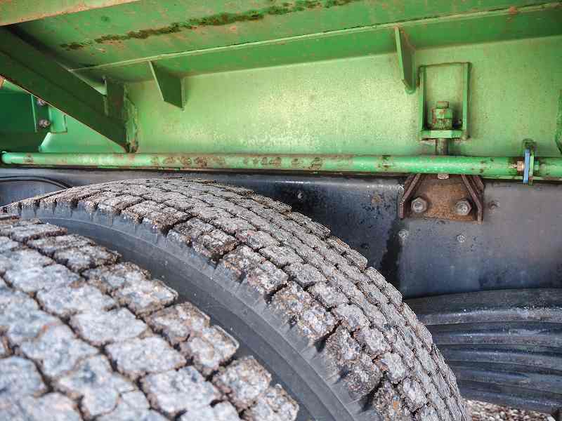 いすゞギガ東急車両製バキュームカー糞尿車|中古トラックの販売・買取・査定のアイナビ
