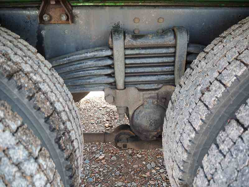 いすゞギガ東急車両製バキュームカー糞尿車|中古トラックの販売・買取・査定のアイナビ