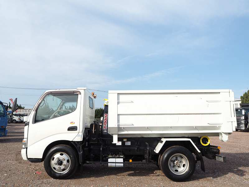 日野デュトロ極東製アームロールフックロール3t|中古トラックの販売・買取・査定のアイナビ