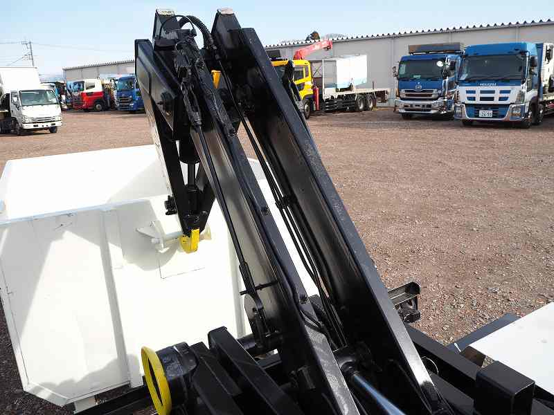 日野デュトロ極東製アームロールフックロール3t|中古トラックの販売・買取・査定のアイナビ