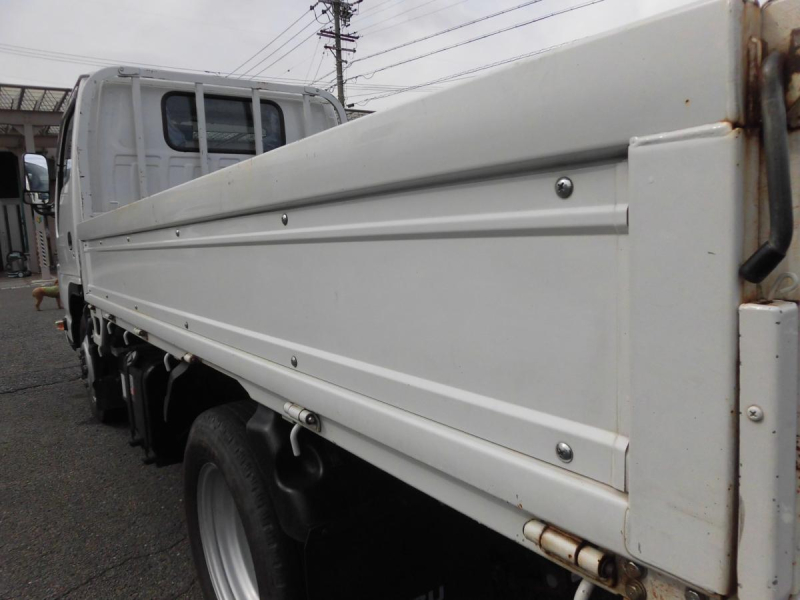 R3年エルフ2T 10尺全低床 4WD AT 総重量5T未満|中古トラックの販売・買取・査定のアイナビ