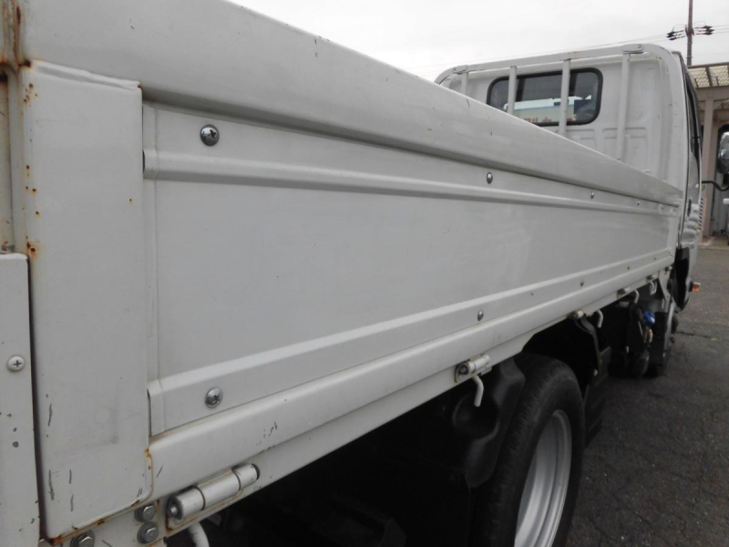 R3年エルフ2T 10尺全低床 4WD AT 総重量5T未満|中古トラックの販売・買取・査定のアイナビ