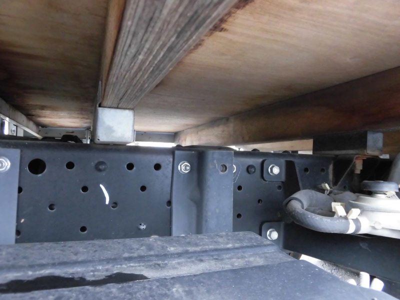 R3年エルフ2T 10尺全低床 4WD AT 総重量5T未満|中古トラックの販売・買取・査定のアイナビ