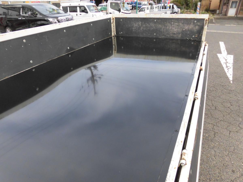 R3年エルフ2T 10尺全低床 4WD AT 総重量5T未満|中古トラックの販売・買取・査定のアイナビ