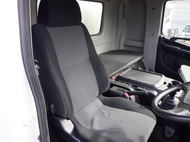 TKG-FD9JUAAバン4tワイド内寸長9.7mオバケバン|中古トラックの販売・買取・査定のアイナビ