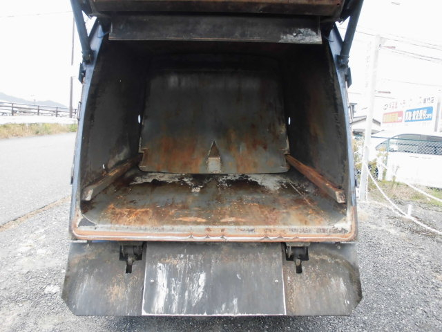 2Tパッカー車プレス式押出式清掃車塵芥車4.1立米オートマ|中古トラックの販売・買取・査定のアイナビ